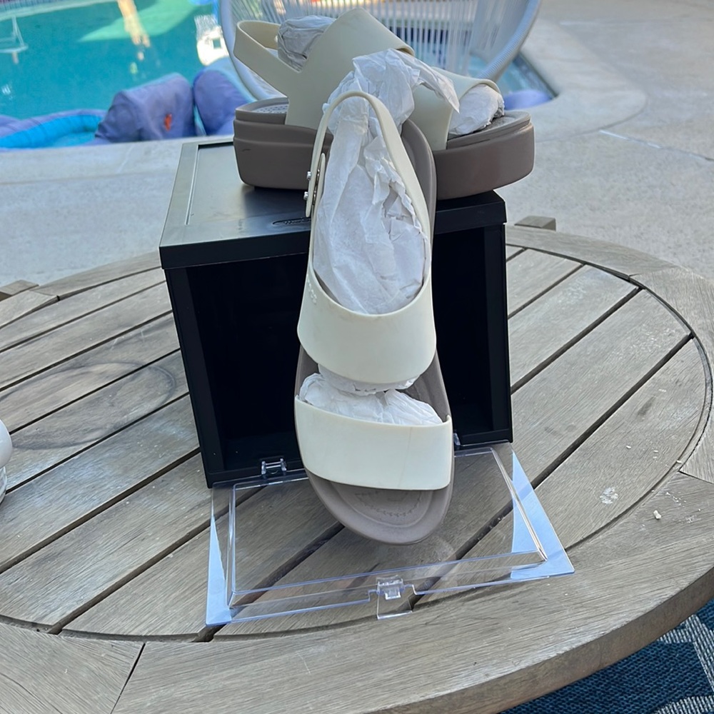 Brand new crocs